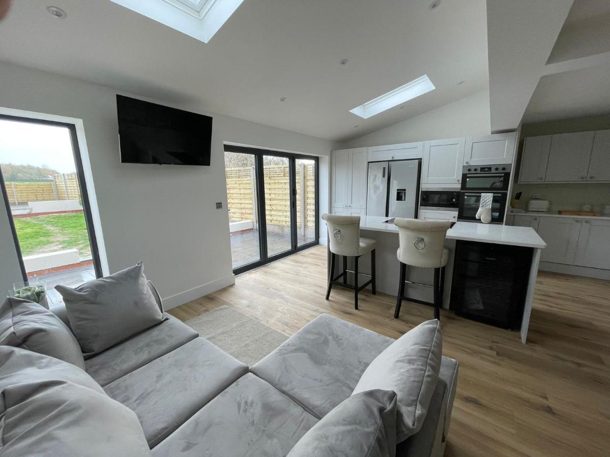 Newly Renovated 3 Bed Property - Countryside Views Dunstall Экстерьер фото